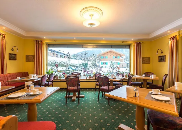 Hotel Garni Almenrausch Und Edelweiss Garmisch-Partenkirchen