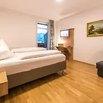 Garni Almenrausch Und Edelweiss 3*